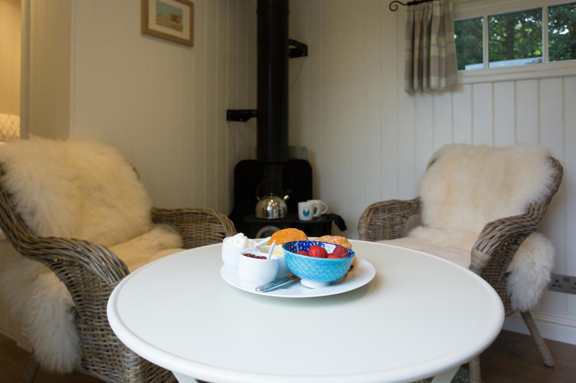 The Bailey Shepherd'S Hut And Holiday Cottage Skipton Eksteriør bilde
