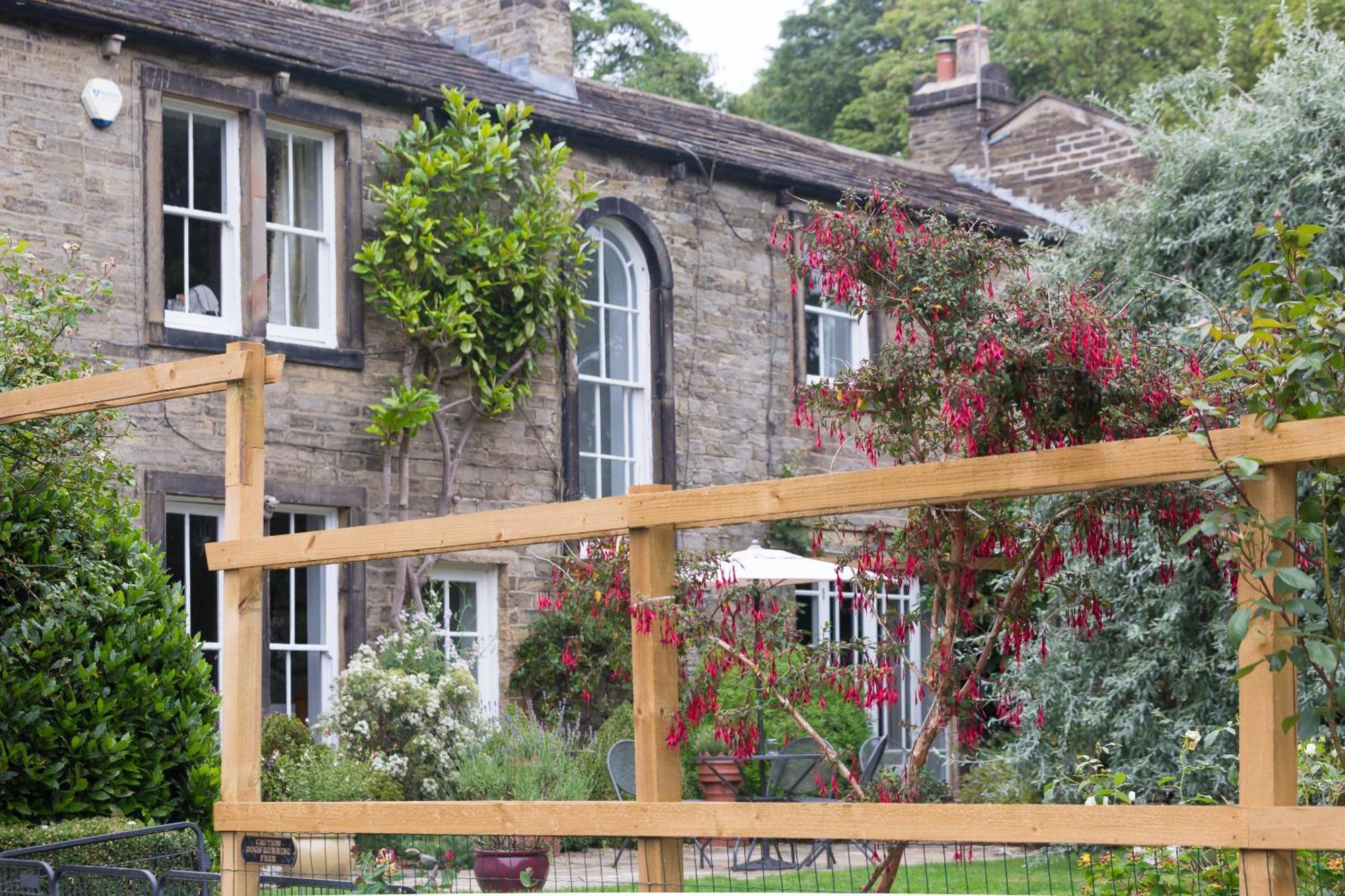 The Bailey Shepherd'S Hut And Holiday Cottage Skipton Eksteriør bilde